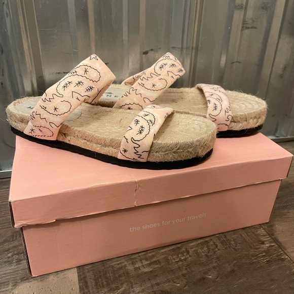 Brand New Manebi Bandana Espadrilles! Size 7 - Picture 2 of 7